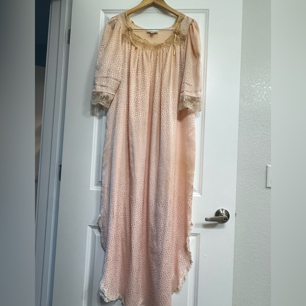 70’s Vintage Dior Soft Cream Lace Lingerie